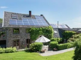 Desnié Farmhouse with Pool