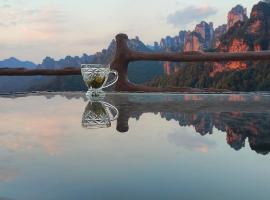 PeakMist Retreat Inside ZhangJiaJie Forest Park, hotel v destinaci Čang-ťia-ťie