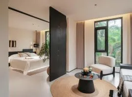 Send Rain Hotel