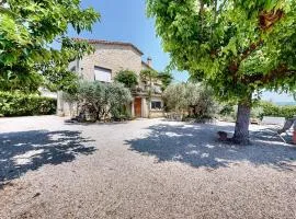 2 Bedroom Gorgeous Apartment In Caromb