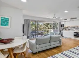 Lahaina 9 Bed to Beach in 60 seconds
