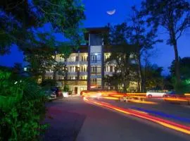 Gasser Park & Residence