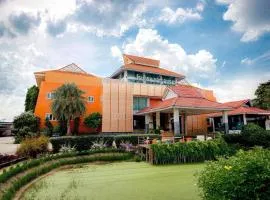 At Ayutthaya Hotel