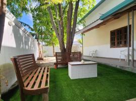 New Castle Inn, hotel v destinaci Hithadhoo