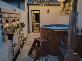 Suite romantique avec jacuzzi privatif