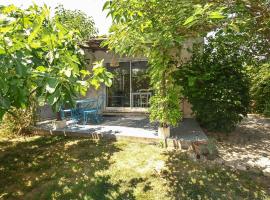 Maison Avec Jacuzzi, Hotel in Mazan