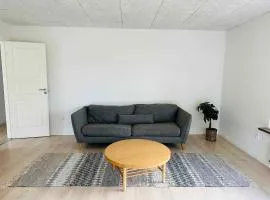 Spacious House With Garden And Parking Near Boxen