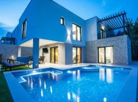 Villa Nina - Tugare, Omis