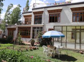 Nilza Guest House, hotel v destinácii Leh