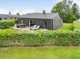 3 Bedroom Beautiful Home In Børkop