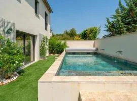 Mas Les Cigales Avec Piscine