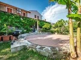 Istrian Stone House with big garden