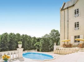 Awesome Home In Ardentes โรงแรมในArdentes