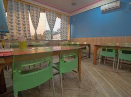 Hotel O Dooars Dhaba And Restaurant, hotel v destinaci Hāsimāra