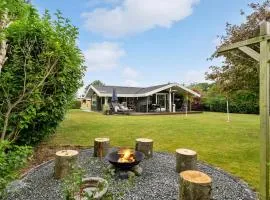 4 Bedroom Awesome Home In Otterup