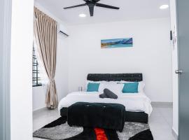 Spacious 4-Bedroom Family Home Near Senai JB, golfový hotel v destinaci Kampung Seelung