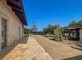 1 Bedroom Gorgeous Home In Turi, hotel a Turi