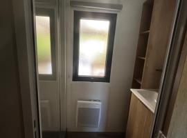 Mobil-home 3 chambres Siblu La Réserve 388, hotel a Gastes