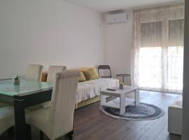 Zmaj LUX 2, Hotel in Mladenovac