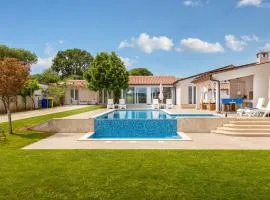 Villa MileManda for 8 people near Pula with children playground only 300 meters from the beach