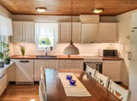 Nice Home In Tranås With Kitchen, hotel em Tranas