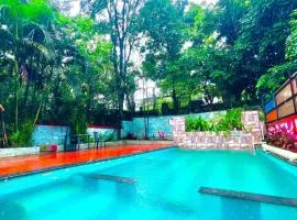 Yash villa - The Dream Stays ll Big Pvt Pool ll 2Ac Rooms ll Garden