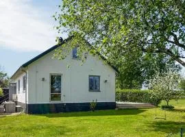 Gorgeous Home In Gärsnäs With Wifi