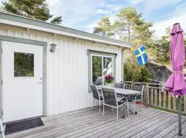 Lovely Home In Strömstad With Wifi
