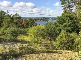 3 Bedroom Cozy Home In Ingarö