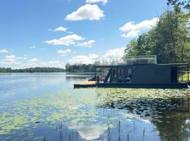 Domki na wodzie Houseboaty, Hotel in Olecko