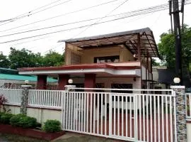Charming Villa CasaCavite! Just Minutes Away from Tagaytay Silang Nuvali!