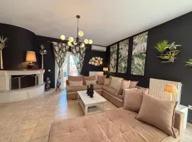 F&K House Kastania