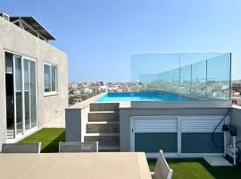 Villa Ixoria Unit 2 with Rooftop Pool by ArcoBnb