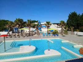 Camping Ushuaïa Village Les Chalets de Moulière, hotel in Vouneuil-sur-Vienne