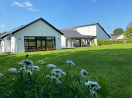 Father Peyton Centre, Ballina, hotel 