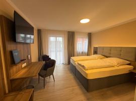 Zur Post Wellness und Sporthotel, hotel con alberca en T&auml;nnesberg