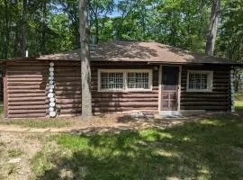 New! The Hideout - Cute And Quiet Rustic Cabin!