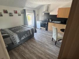 Tredegar studio flat, ξενώνας σε Tredegar