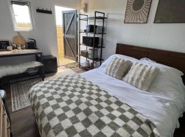 The Old Stable 1, farm stay in Messing