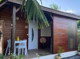 Bienvenue au cocon de Moreau, hotel with hot tubs in Goyave