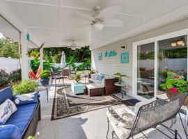 Bluffton Getaway with Fenced Yard 7 Mi to Beach!, hotel v destinaci Bluffton