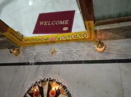 2BHK AC Hitech City Comfortable Affordable