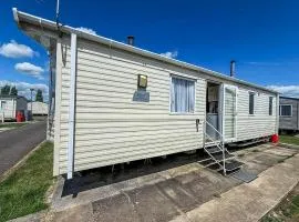 Fantastic 6 Berth Caravan At Haven Skegness Holiday Park Ref 88028Hr