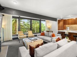 Durant Unit C2, Condo with Designer Finishes, Great Views & Location, hotel in Aspen