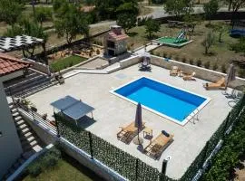 Villa Malenica - Pool and 1000m2 fenced garden