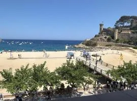Beachfront Victoria apartment in tossa 2
