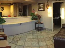 Hilltop Inn & Suites