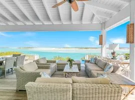 Bahari House - Luxury Oceanfront Villa with Spectacular View, Pool, Spa and Dock