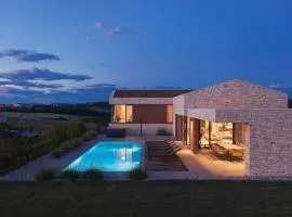 Luxury Villa Vigneto heated pool jacuzzi