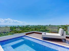 Jungle & Ocean View Condos, 2 Shared Pools & Rooftop, hotel en Playa del Carmen